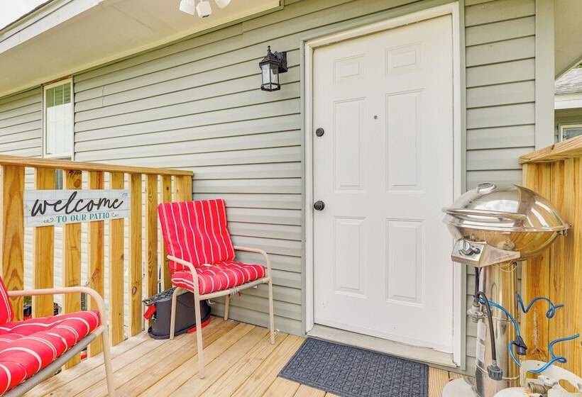 Pensacola Home On 1 Acre W/ Large Yard & Grill!