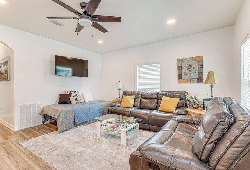 Pensacola Home On 1 Acre W/ Large Yard & Grill!