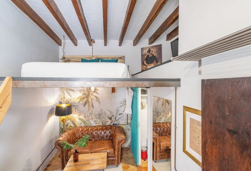 پانسیون Dog Admiral Urban Guest House