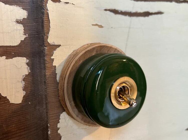 پانسیون Dog Admiral Urban Guest House