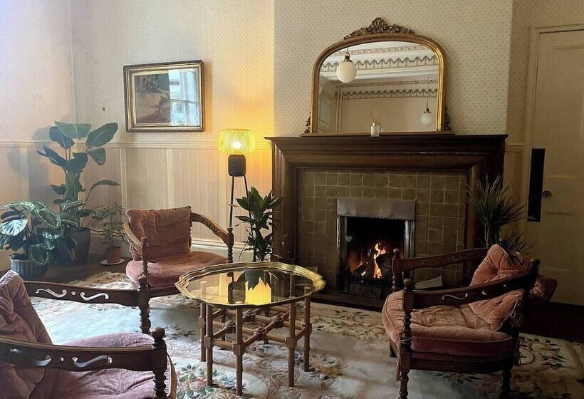 Пансион Mossley Hill Retreat