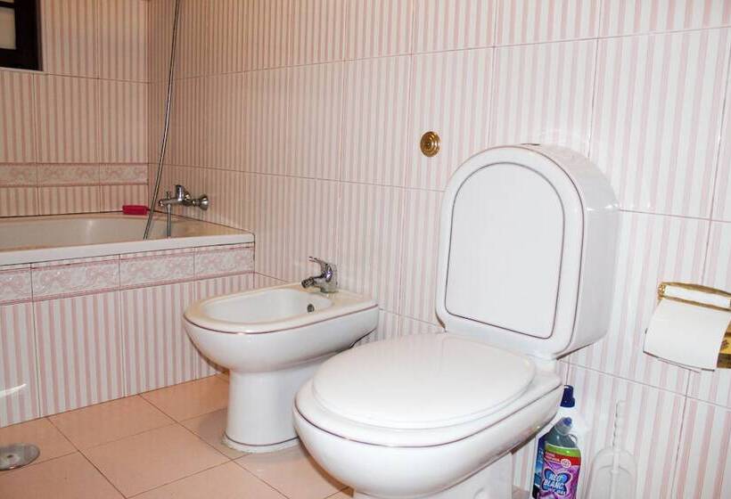 بنسيون Vila Almeida