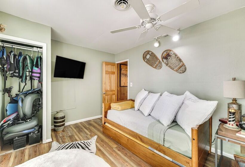 Pet Friendly Branson Gem: Walk To Table Rock Lake