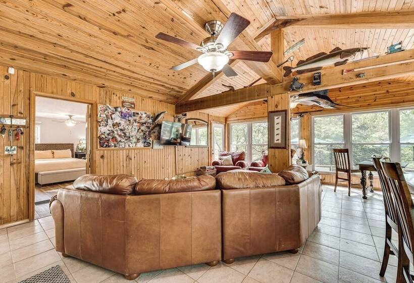 Pet Friendly Branson Gem: Walk To Table Rock Lake