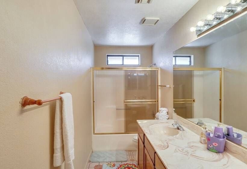 Pet Friendly Bullhead City Home ~ 2 Mi To River!