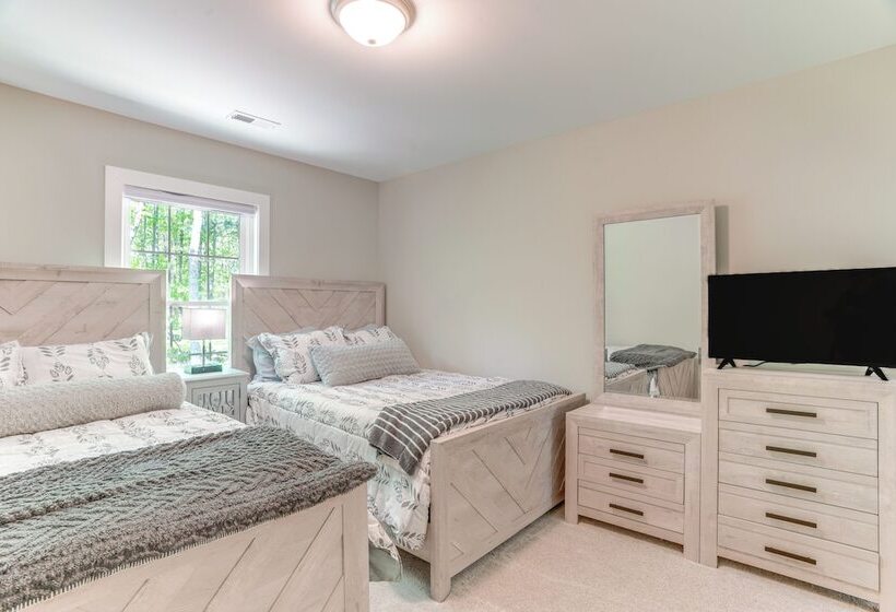 2 Mi To Lake Access: Pet Friendly Bumpass Retreat!