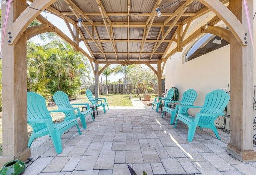 Pet Friendly Florida Home W/ Patio + Gas Grill!