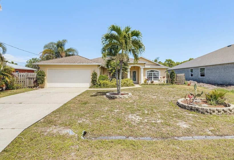 Pet Friendly Florida Home W/ Patio + Gas Grill!