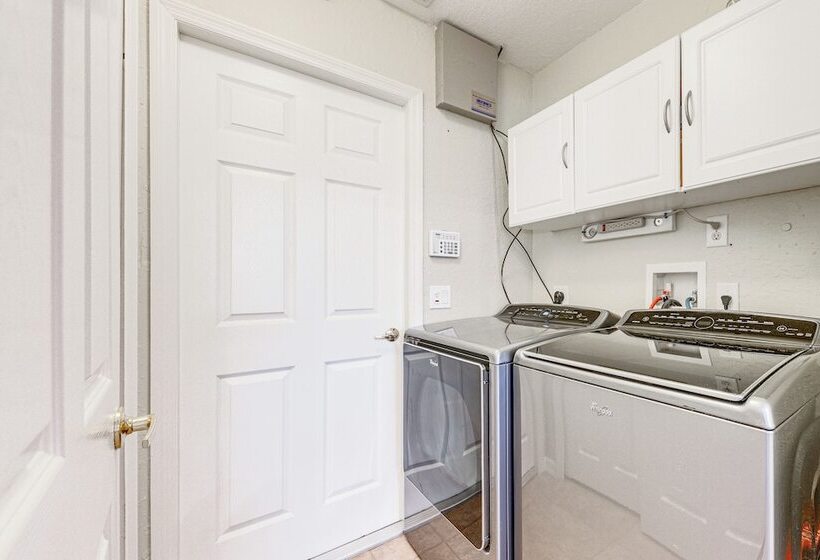 Pet Friendly Florida Home W/ Patio + Gas Grill!