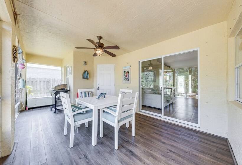 Pet Friendly Florida Home W/ Patio + Gas Grill!