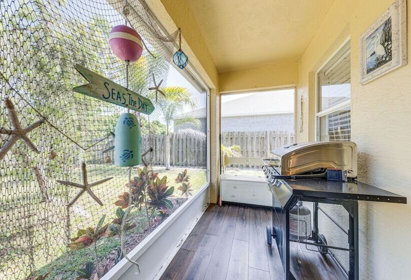 Pet Friendly Florida Home W/ Patio + Gas Grill!