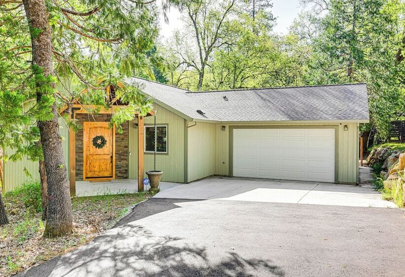 Game Room & Patio: Picturesque Home In Sonora