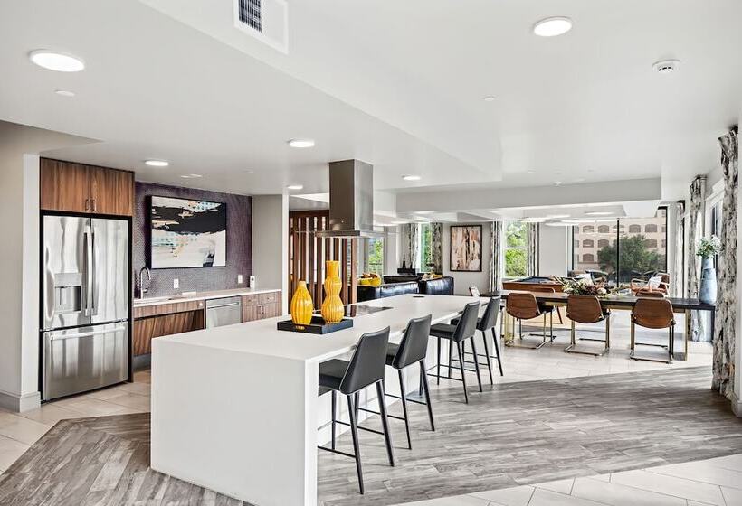 Placemakr Downtown Austin