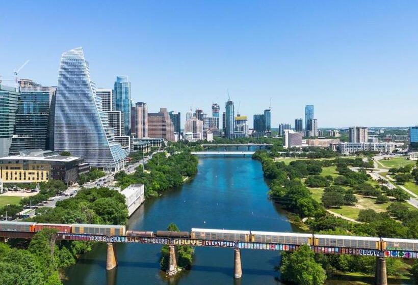 Placemakr Downtown Austin