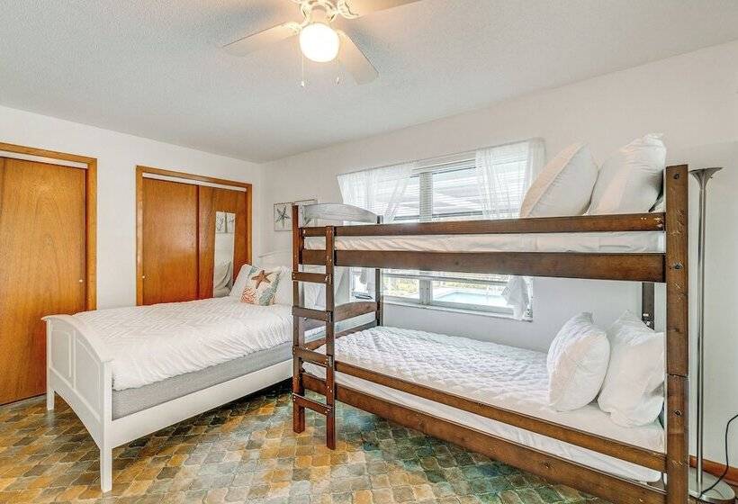 Port Charlotte Retreat W/ Lanai + Private Pool!