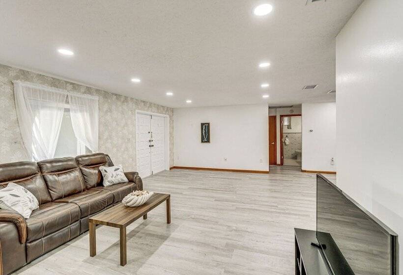 Port Charlotte Retreat W/ Lanai + Private Pool!