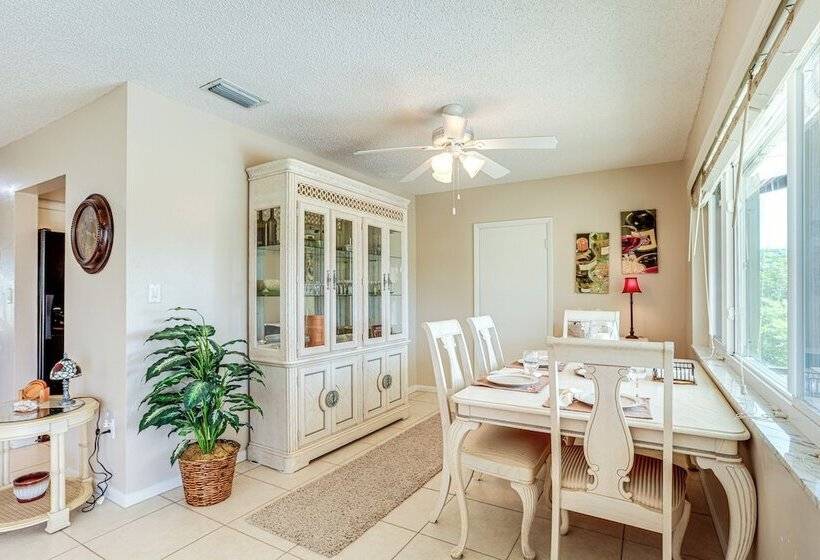 Sunny Port St Lucie Home: Lanai & Golf Course View
