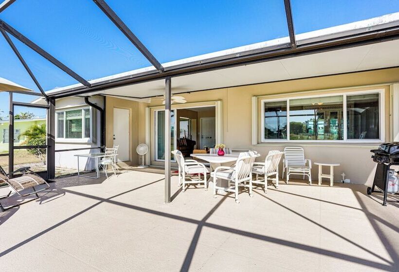 Sunny Port St Lucie Home: Lanai & Golf Course View