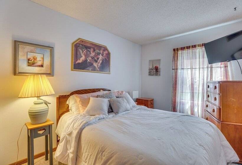 Prairie Du Chien Home W/ Yard: 3 Mi To River!