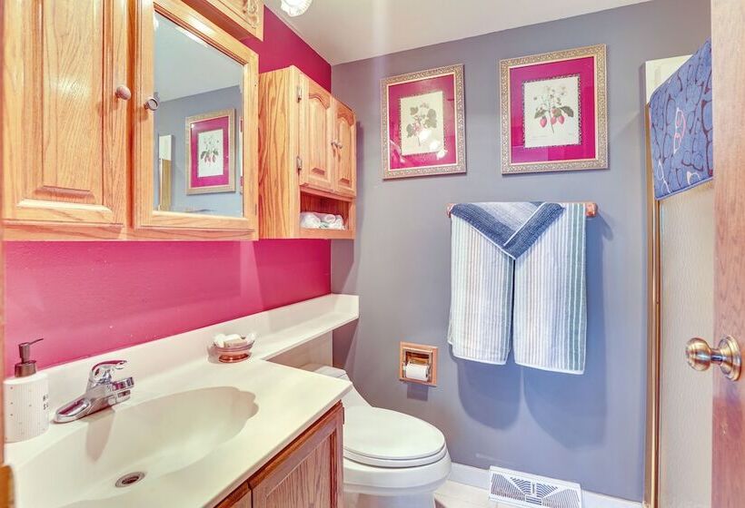 Prairie Du Chien Home W/ Yard: 3 Mi To River!