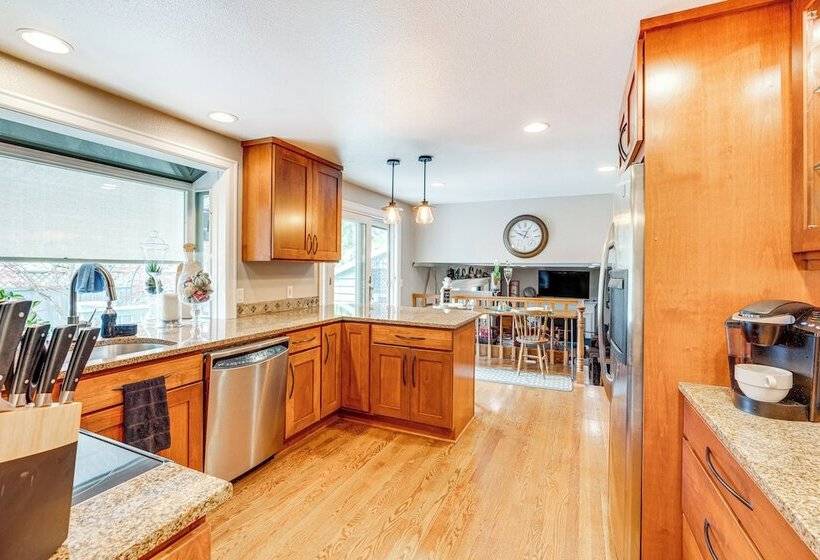 Redmond Home W/ Deck & Patio: 17 Mi To Seattle