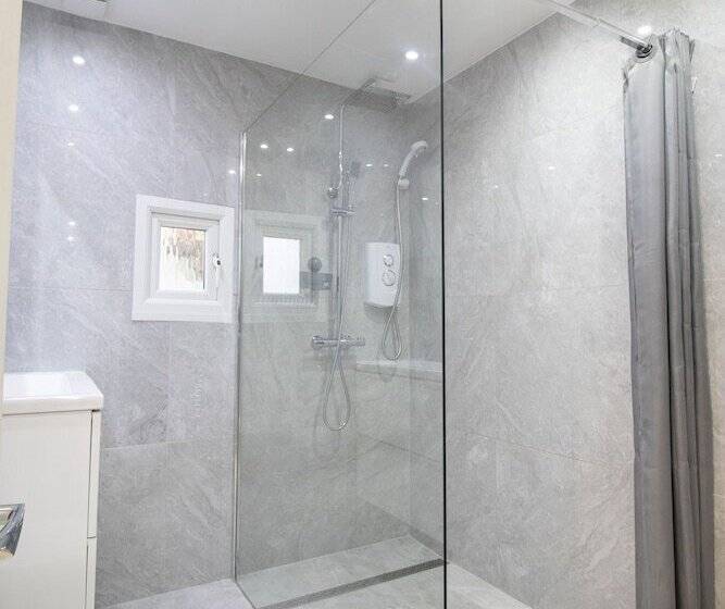 레지던스 2 Bed Near The O2 Arena & Excel & Free Parking