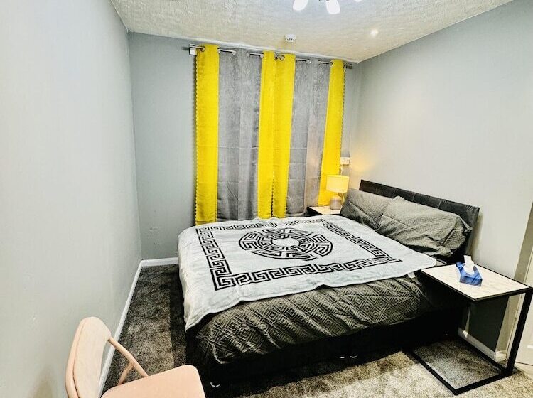 Резиденция 4 Bedrooms Full House Stourbridge Birmingham