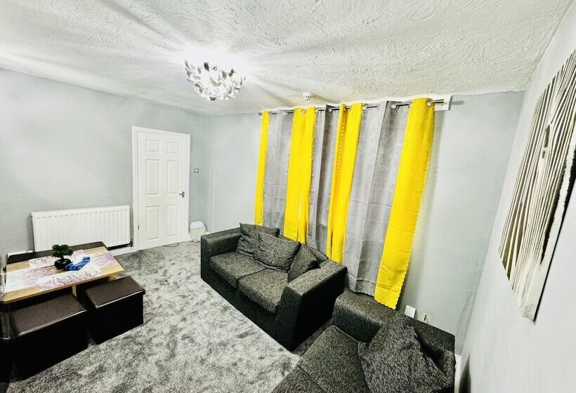 Резиденция 4 Bedrooms Full House Stourbridge Birmingham