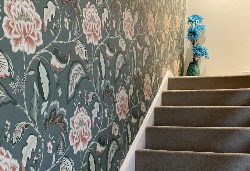 דירת נופש Beautiful 3 Bed House In Bedford