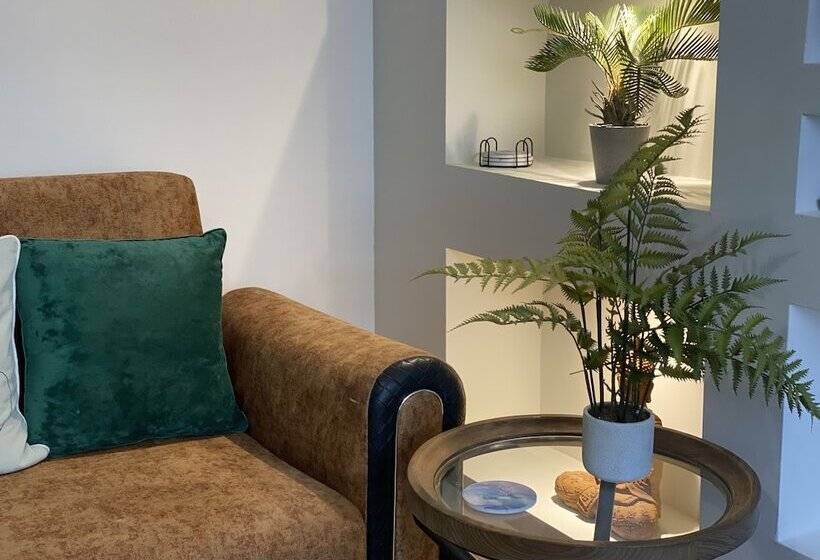 דירת נופש Beautiful 3 Bed House In Bedford