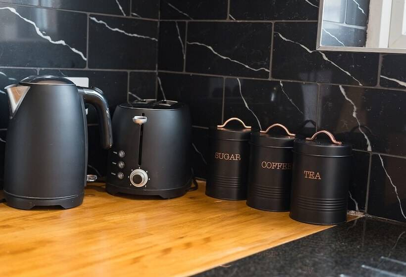 إقامة Captivating Beverley 3 Bed House Private Parking