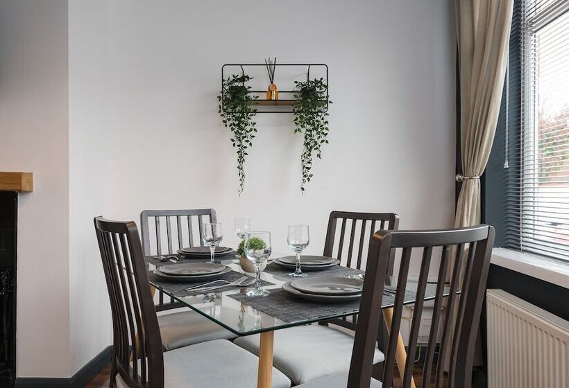 إقامة Captivating Beverley 3 Bed House Private Parking