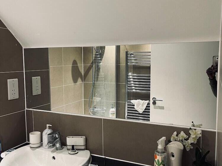 レジデンス Immaculate 4 Bed House In Chelmsford