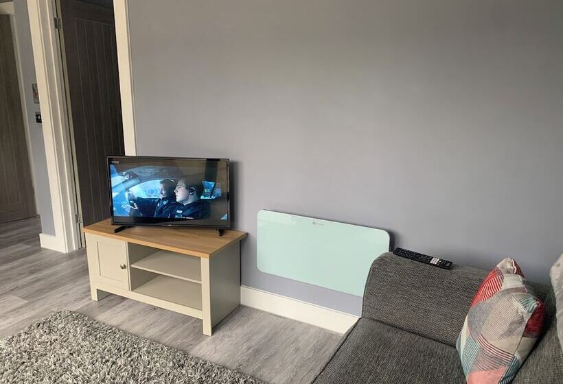 Резиденция Impeccable 1 Bed House In Aberdare