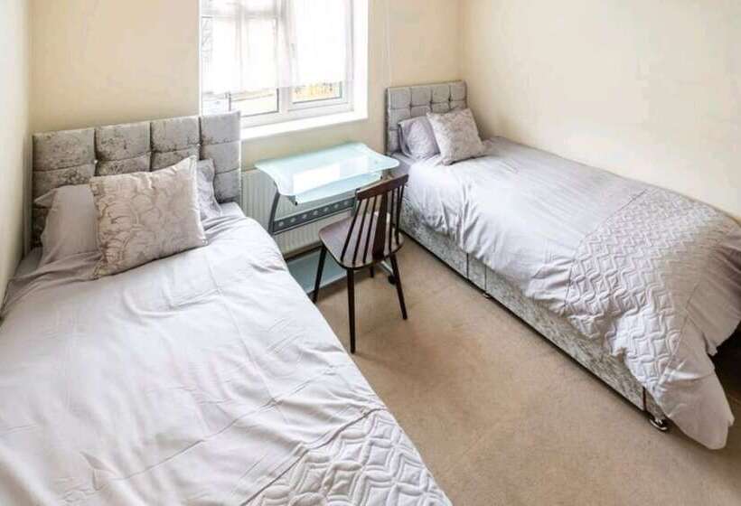 דירת נופש 3br House/garden/patio/7 Guests/fireplace/parking