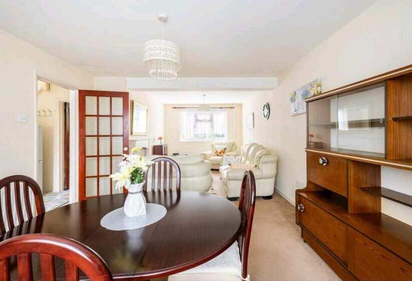 דירת נופש 3br House/garden/patio/7 Guests/fireplace/parking