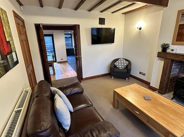 Резиденция Lovely 3 Bed House In Holmfirth