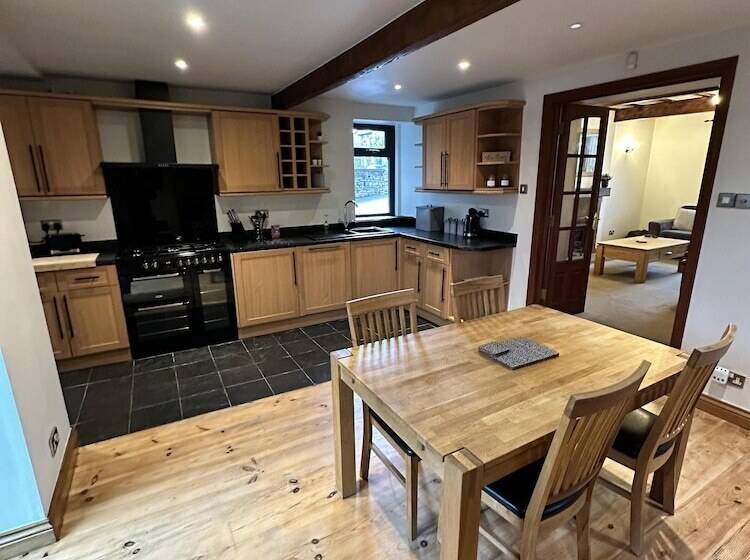 Резиденция Lovely 3 Bed House In Holmfirth