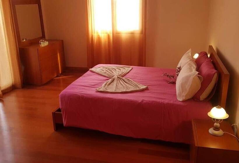 Резиденция Remarkable 3 Bed House In Machico