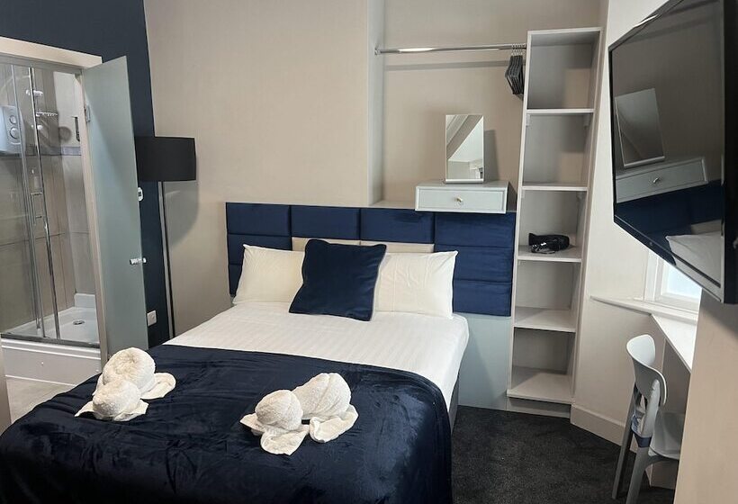 住所  Sleeps Up To 8, A 4 Bed House All With En Suites