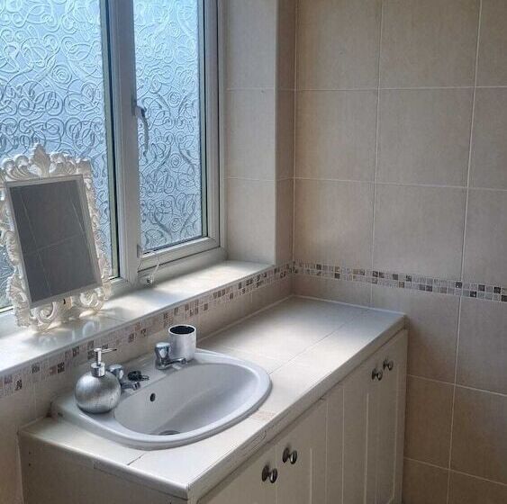 اقامتگاه Spacious Luxurious Serviced Accommodation