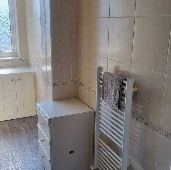 اقامتگاه Spacious Luxurious Serviced Accommodation