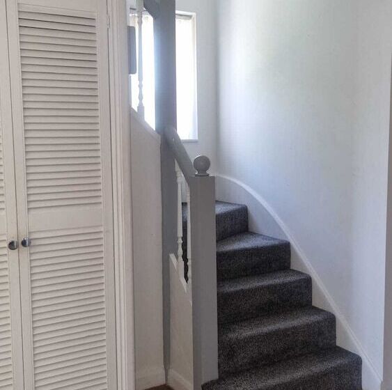 اقامتگاه Spacious Luxurious Serviced Accommodation