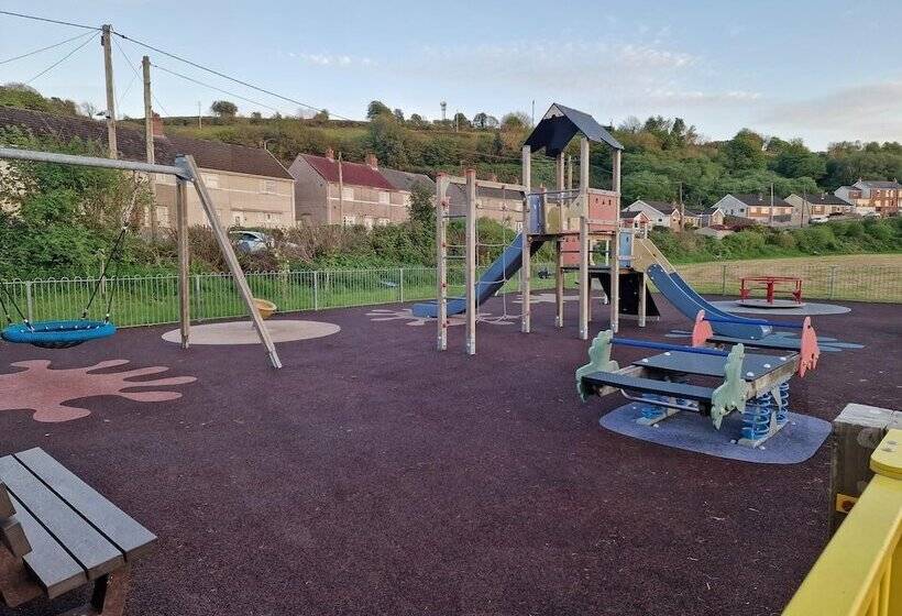 Резиденция 2br Sleeps4 Balcony Petsok Parking Ferryside