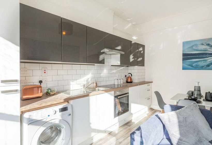 레지던스 Stunning 5 Bed Maisonette In Bristol