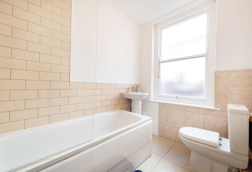 레지던스 Stunning 5 Bed Maisonette In Bristol