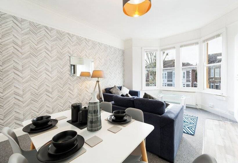 레지던스 Stunning 5 Bed Maisonette In Bristol