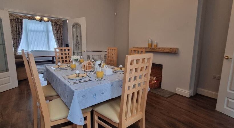 דירת נופש Traditional 3 Bed House On The Historic Headland