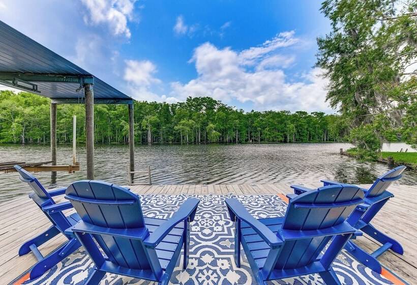 Riverfront Springfield Home W/ Scenic Deck & Dock!