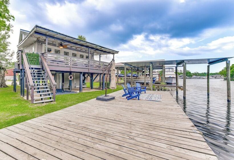 Riverfront Springfield Home W/ Scenic Deck & Dock!